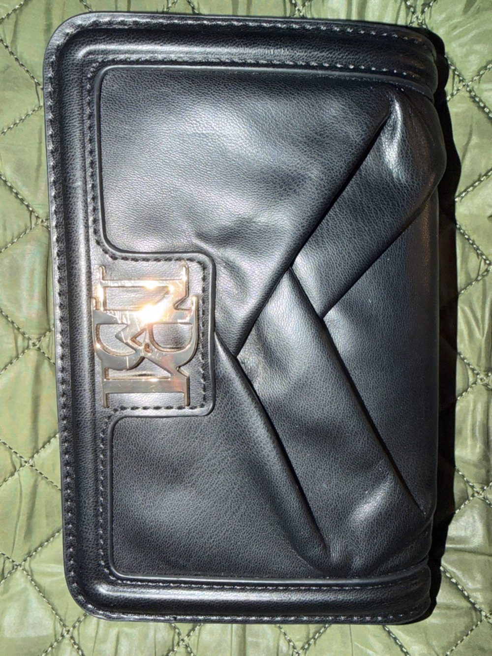Badgley Mischka Black Leather Zip Wallet with Subtle Stitching